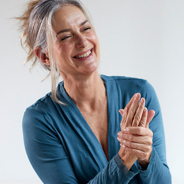 Cambios hormonales y su impacto en la piel: entendiendo la menopausia