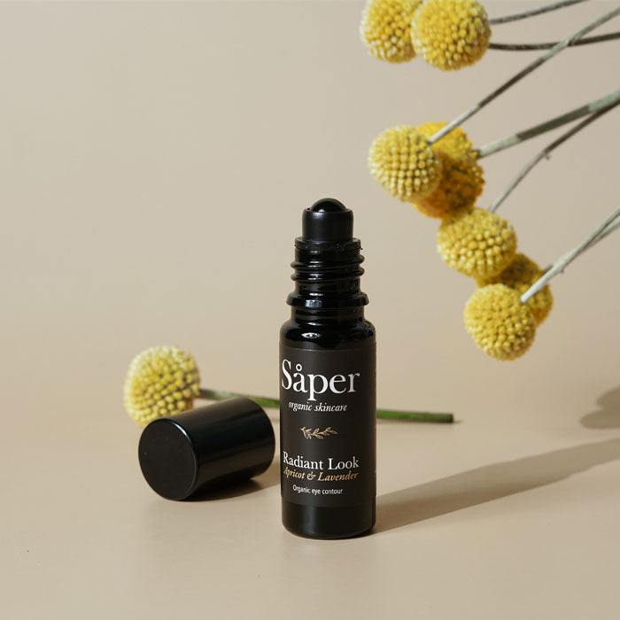 roll-on con aceites esenciales para las bolsas de los ojos