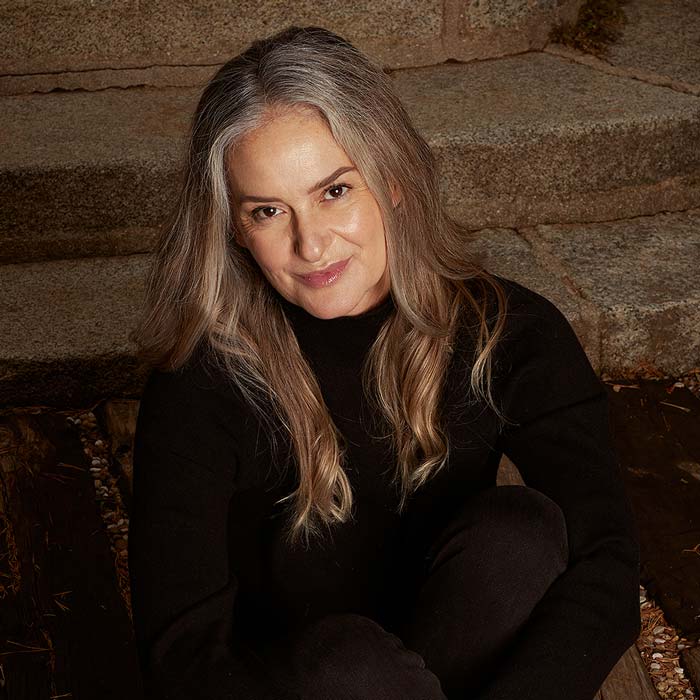 La Belleza Madura: Cuidados Faciales para Mujeres a partir de los 50 Años