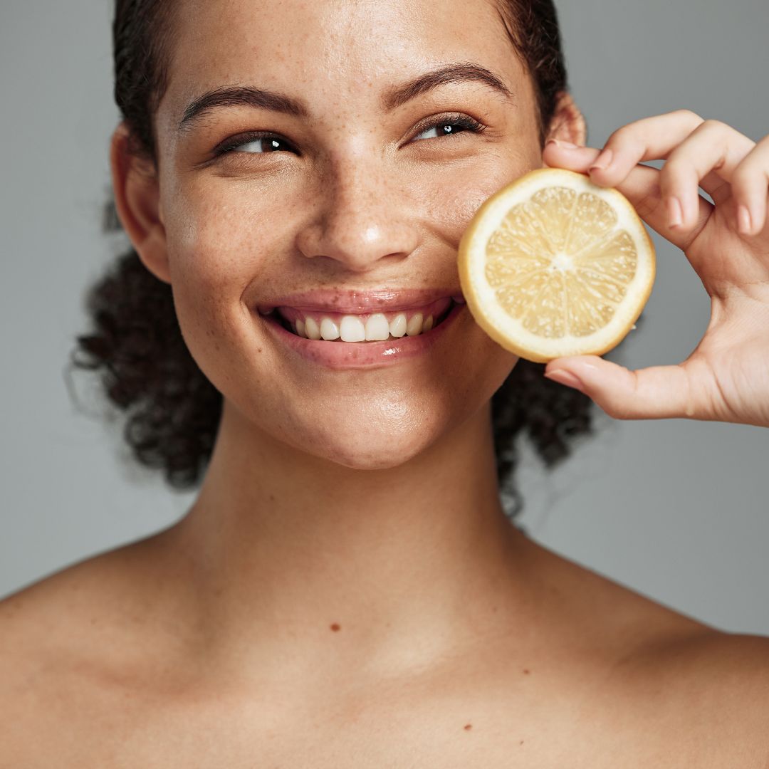Vitamina C estabilizada para la cara, ¿de día o de noche?