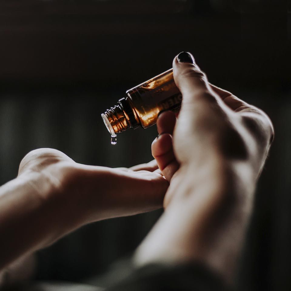 5 Aceites Esenciales imprescindibles en la Cosmética Natural