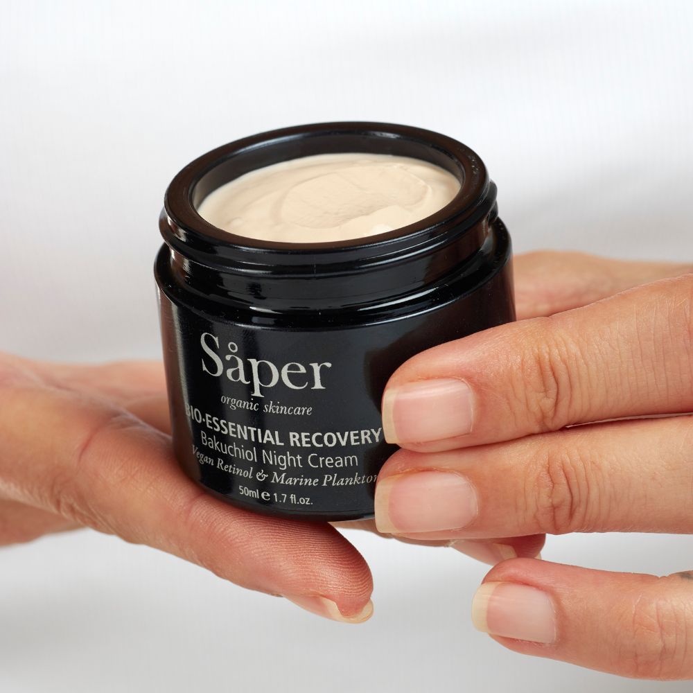 Crème raffermissante visage anti-pollution : acide hyaluronique et vitamine C pour peaux normales ou sèches