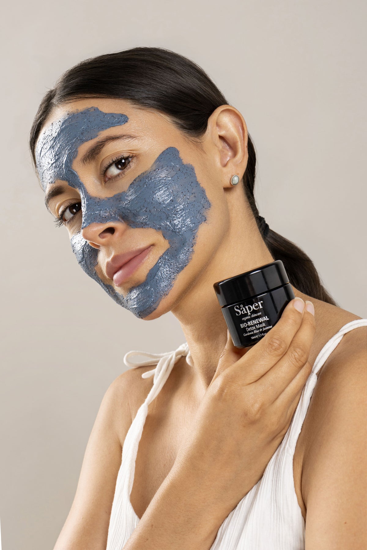 Mascarilla detox exfoliante con gardenia azul y jazmín