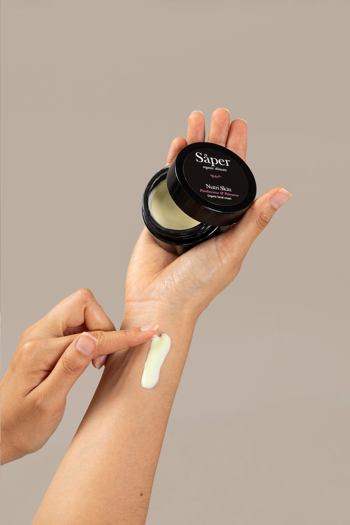 Crema facial nutritiva e hidratante para piel seca