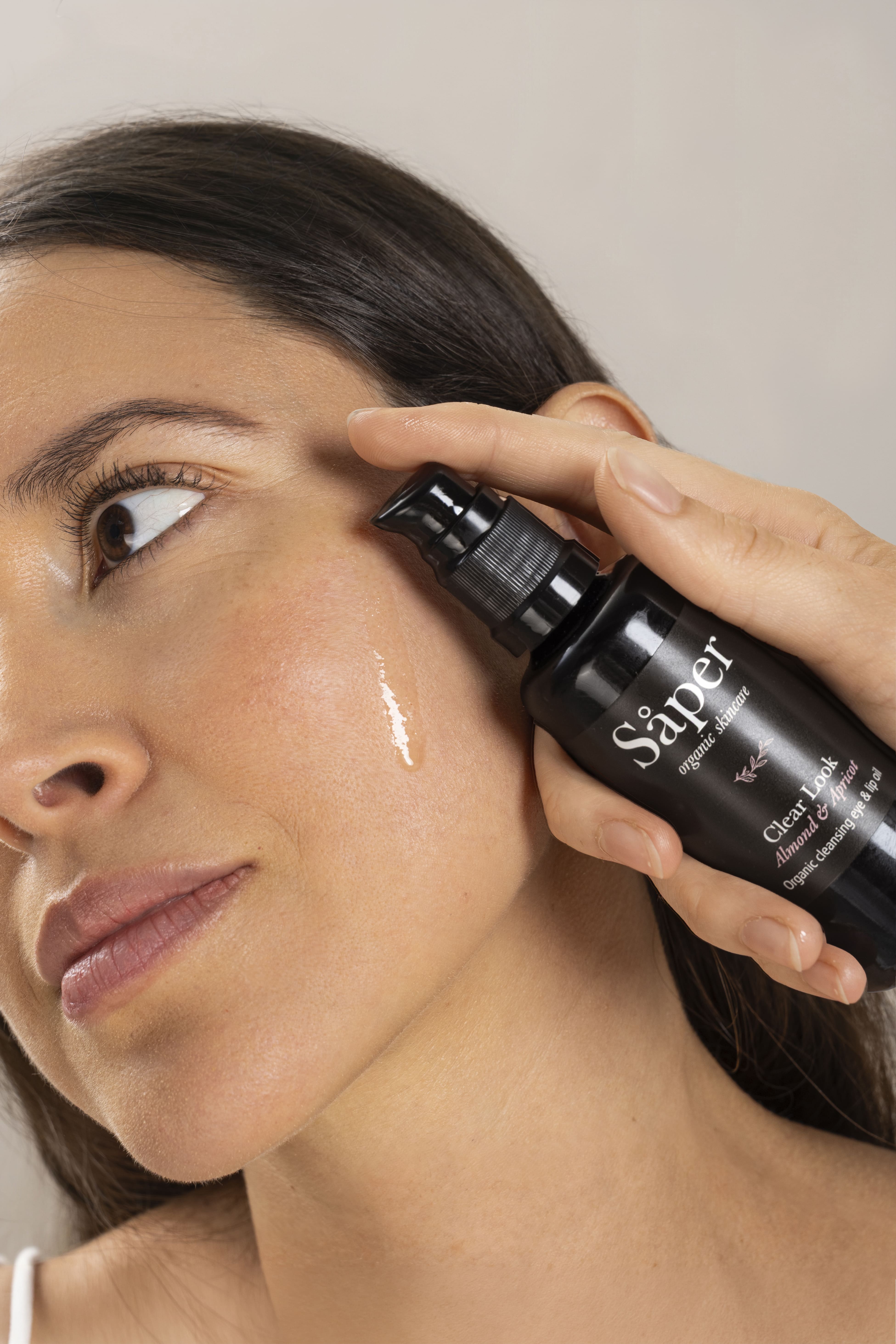 Huile démaquillante naturelle pour le visage, les yeux et les lèvres