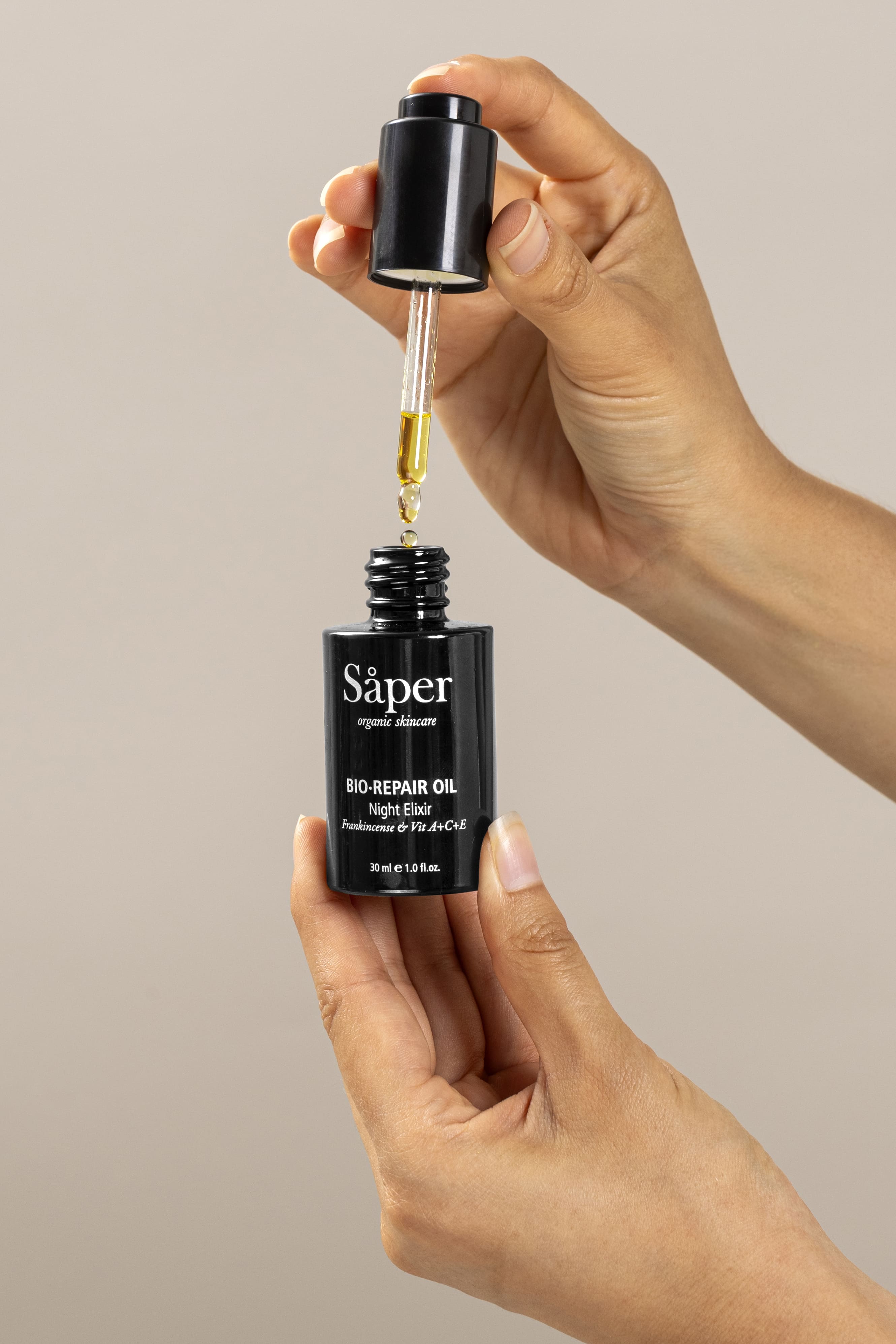 Sérum reparador de noche con omegas y 9 aceites botánicos